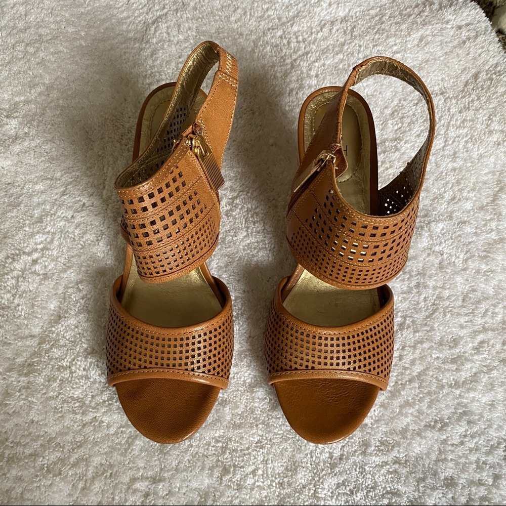 Me Too Brown Leather Sandals - Picture 4 of 13